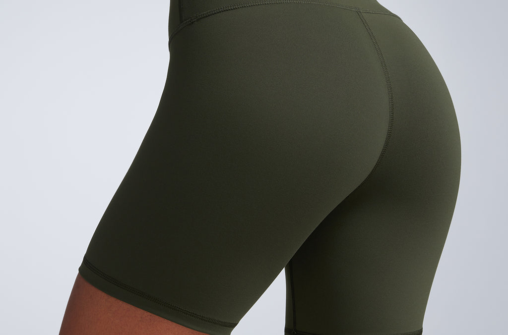 CRZ YOGA Women's Fast Dry Athletic Shorts 6" Black